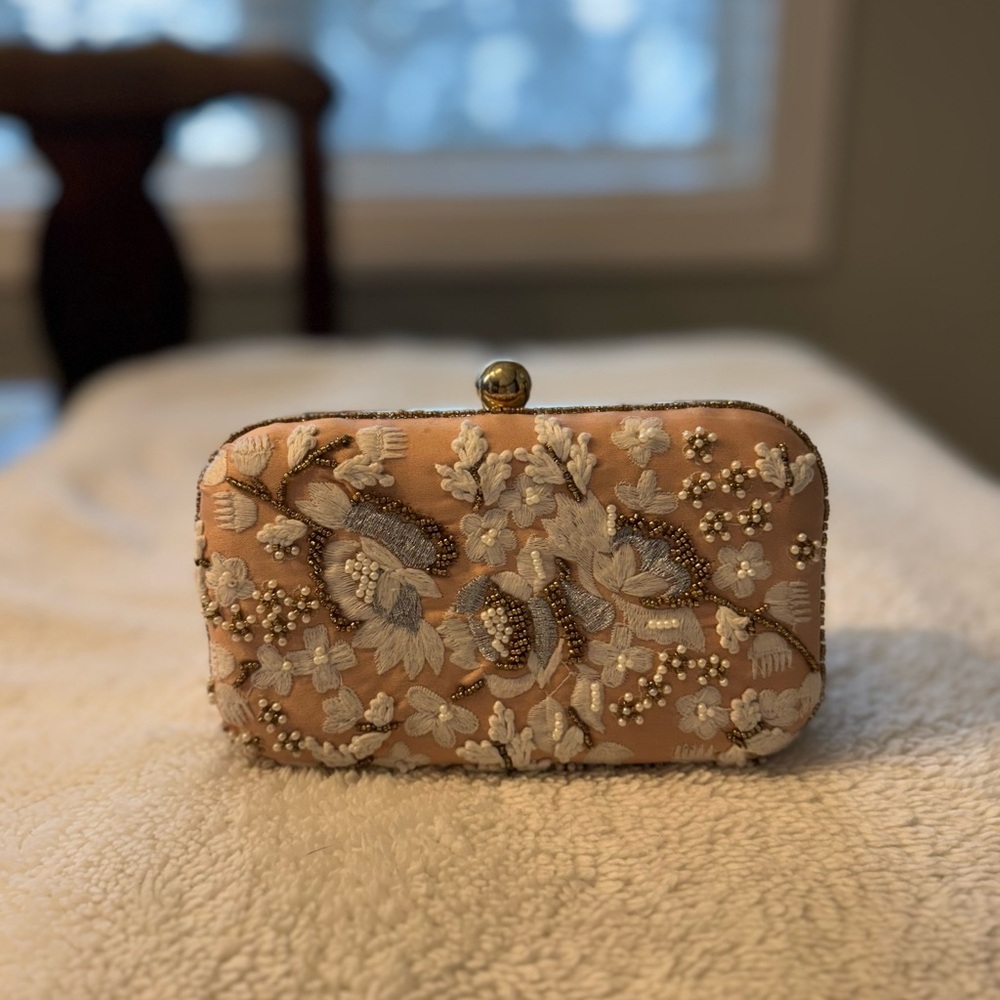 Jewel Badgley Mischka English Floral Peach Embroidered clutch